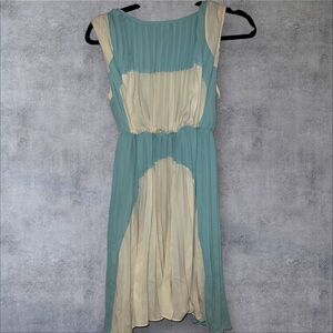 Elegant Teal and Cream Sleeveless Dress